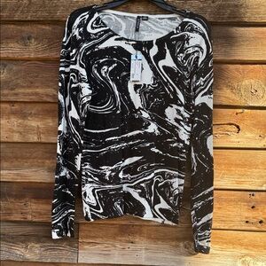 ethyl black and white top